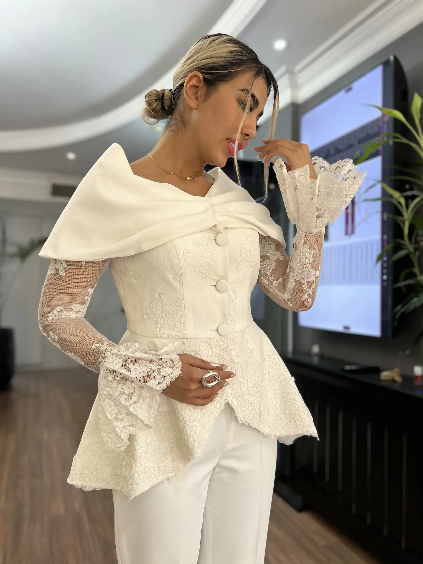 Ivory_Duchess Bridal Suit Image — 4