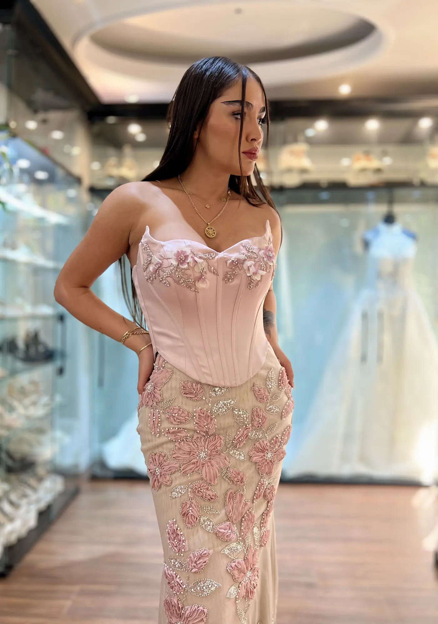     Velvet Rosé Haute Couture  Image — 4